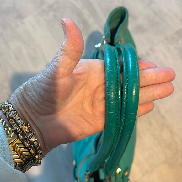 Oryany large Shoulder Bag leather green side of Aqua many inside pockets gold - Picture 16 of 17